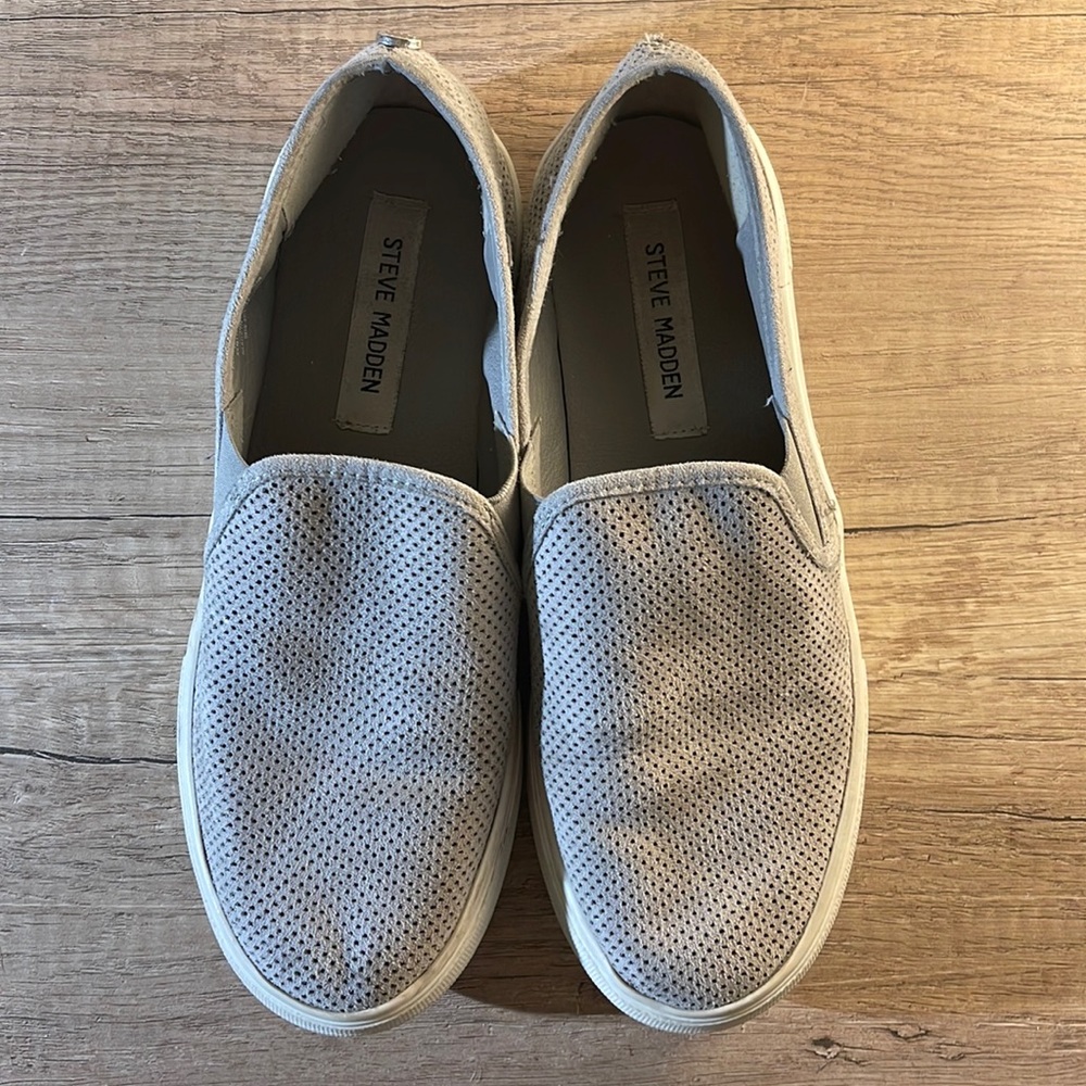 Steve Madden women’s size 8 grey slip ons